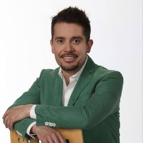 Meet your Posher, Carlos - Picture 1 of 1